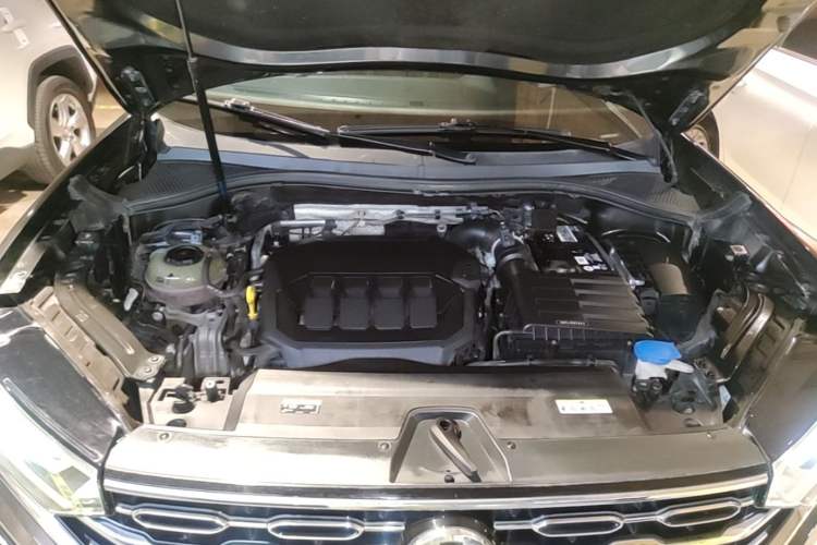 Used Volkswagen Tayron 2020 330TSI Two-Wheel Drive Luxury Smart Connectivity Version Engine Bay