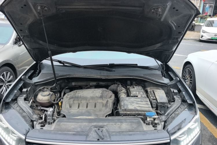 Used Volkswagen Tayron 2020 330TSI Two-Wheel Drive Luxury Smart Connectivity Version Engine Bay