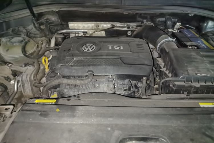 Used Volkswagen Tayron 2020 380TSI Four-Wheel Drive Luxury Connect Pro Edition Engine Bay