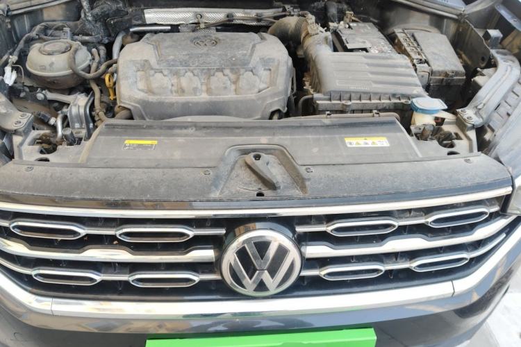 Used Volkswagen Tayron 2020 330TSI Two-Wheel Drive Luxury Smart Connectivity Version Engine Bay