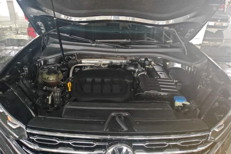 Used Volkswagen Tayron 2020 330TSI Two-Wheel Drive Luxury Smart Connectivity Version Engine Bay