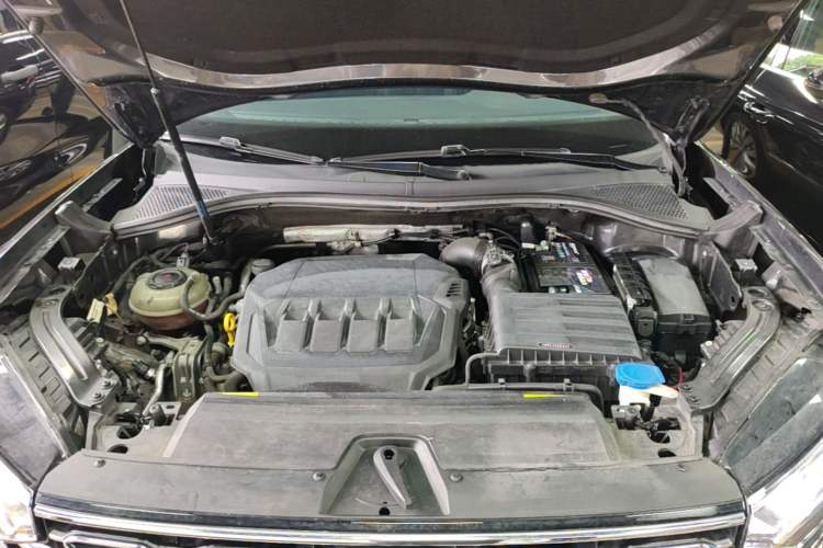 Used Volkswagen Tayron 2020 330TSI Two-Wheel Drive Luxury Connected Pro Edition Engine Bay
