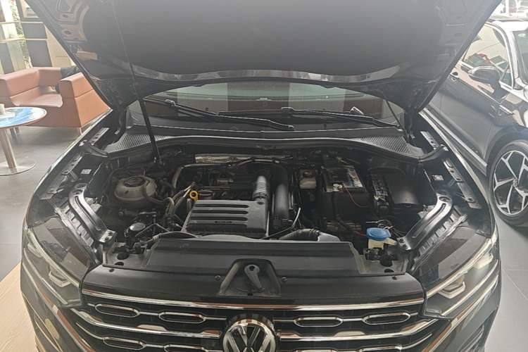 Used Volkswagen Tayron 2020 280TSI Two-Wheel Drive Luxury Connect Edition Engine Bay