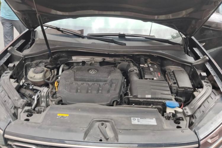 Used Volkswagen Tayron 2020 330TSI Two-Wheel Drive Luxury Smart Connectivity Version Engine Bay