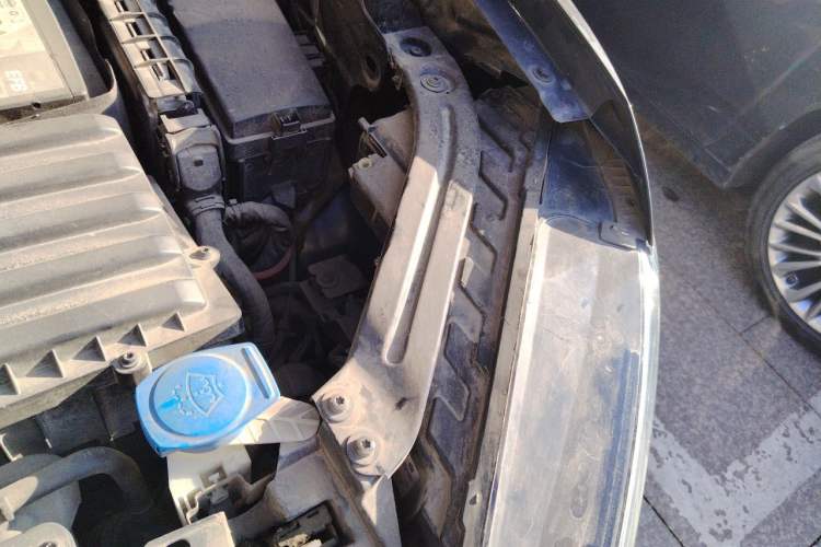 Used Volkswagen Tayron 2020 330TSI Two-Wheel Drive Luxury Smart Connectivity Version Engine Bay Left