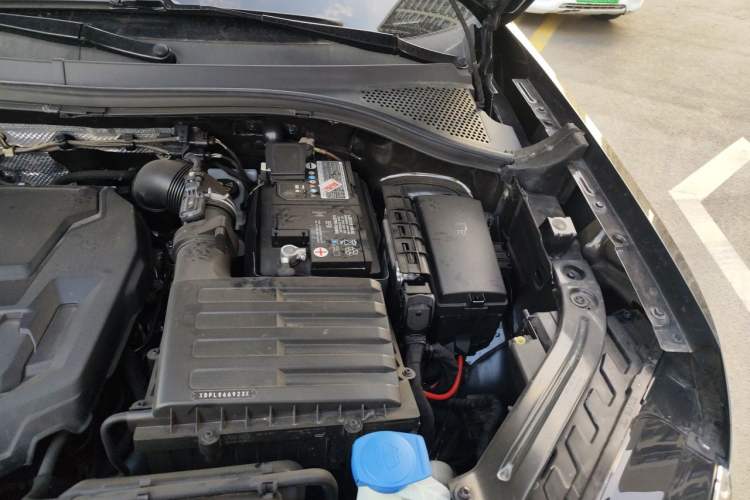 Used Volkswagen Tayron 2020 330TSI Two-Wheel Drive Luxury Smart Connectivity Version Engine Bay Left