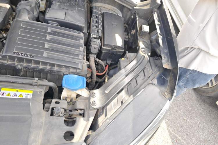 Used Volkswagen Tayron 2020 330TSI Two-Wheel Drive Luxury Smart Connectivity Version Engine Bay Left