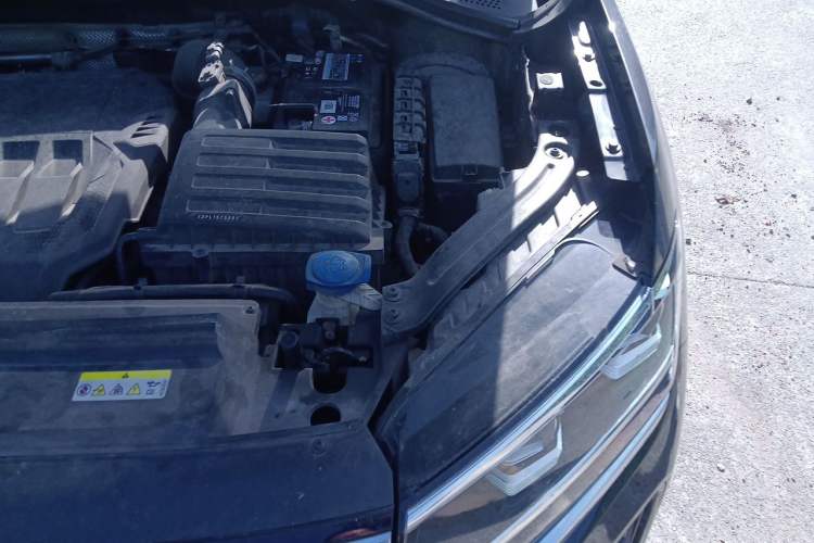Used Volkswagen Tayron 2020 330TSI Two-Wheel Drive Luxury Smart Connectivity Version Engine Bay Left