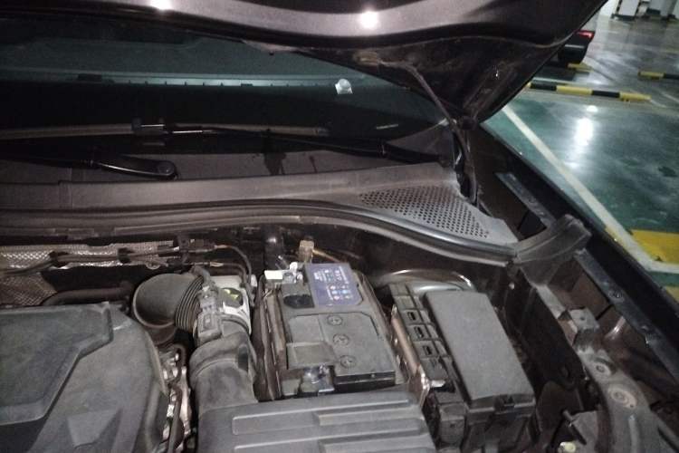 Used Volkswagen Tayron 2020 330TSI Two-Wheel Drive Luxury Smart Connectivity Version Engine Bay Left