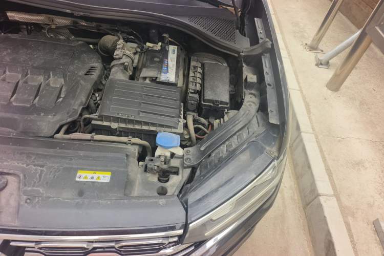 Used Volkswagen Tayron 2020 330TSI Two-Wheel Drive Luxury Connected Pro Edition Engine Bay Left