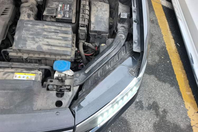 Used Volkswagen Tayron 2020 330TSI Two-Wheel Drive Luxury Smart Connectivity Version Engine Bay Left