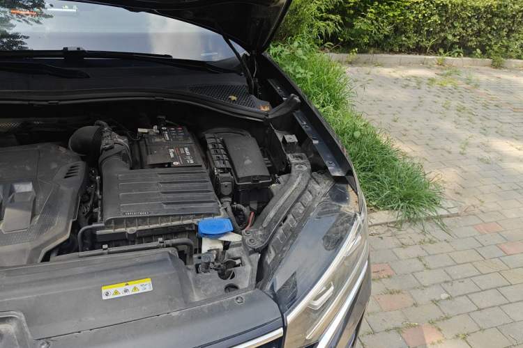 Used Volkswagen Tayron 2020 330TSI Two-Wheel Drive Luxury Smart Connectivity Version Engine Bay Left