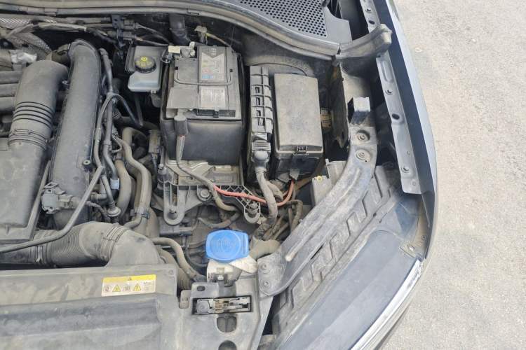 Used Volkswagen Tayron 2020 280TSI Two-Wheel Drive Luxury Connect Edition Engine Bay Left