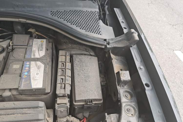 Used Volkswagen Tayron 2020 330TSI Two-Wheel Drive Luxury Smart Connectivity Version Engine Bay Left