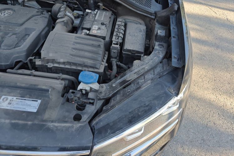 Used Volkswagen Tayron 2020 330TSI Two-Wheel Drive Luxury Smart Connectivity Version Engine Bay Left
