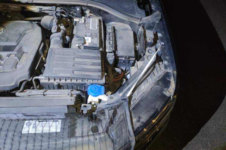 Used Volkswagen Tayron 2020 330TSI Two-Wheel Drive Luxury Smart Connectivity Version Engine Bay Left