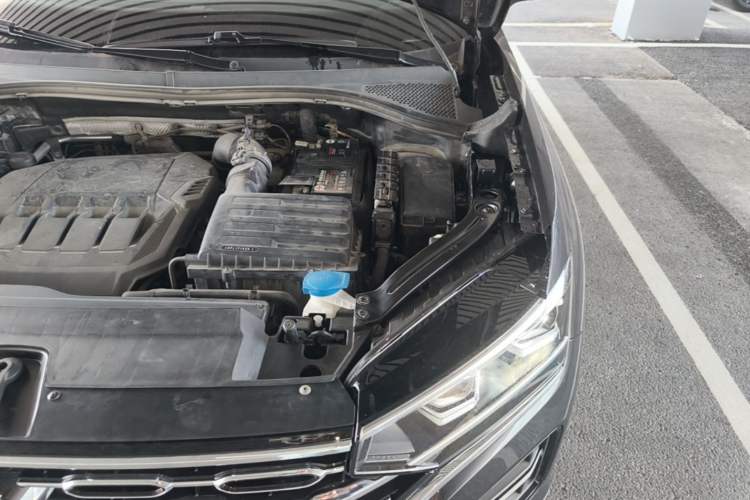 Used Volkswagen Tayron 2020 330TSI Two-Wheel Drive Luxury Smart Connectivity Version Engine Bay Left