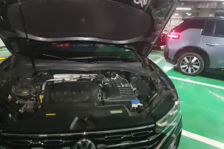 Used Volkswagen Tayron 2020 330TSI Two-Wheel Drive Luxury Connected Pro Edition Engine Bay Left
