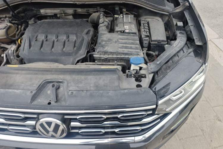 Used Volkswagen Tayron 2020 330TSI Two-Wheel Drive Luxury Smart Connectivity Version Engine Bay Left