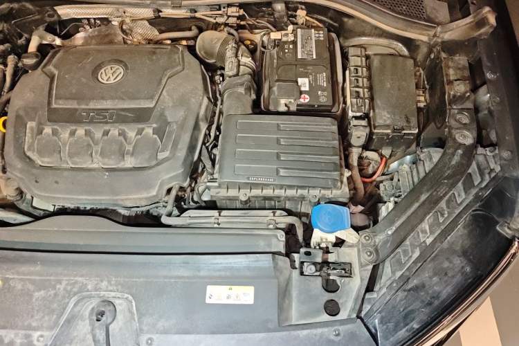 Used Volkswagen Tayron 2020 330TSI Two-Wheel Drive Luxury Connected Pro Edition Engine Bay Left