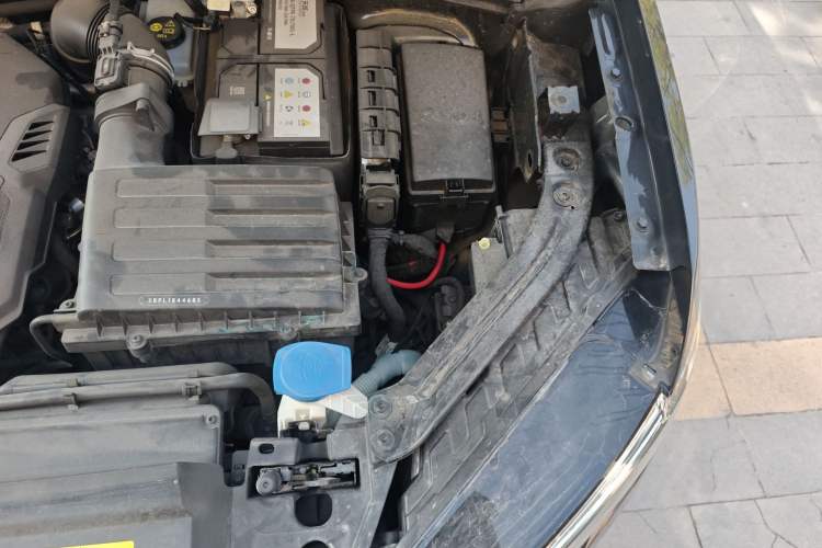 Used Volkswagen Tayron 2020 330TSI Two-Wheel Drive Luxury Smart Connectivity Version Engine Bay Left