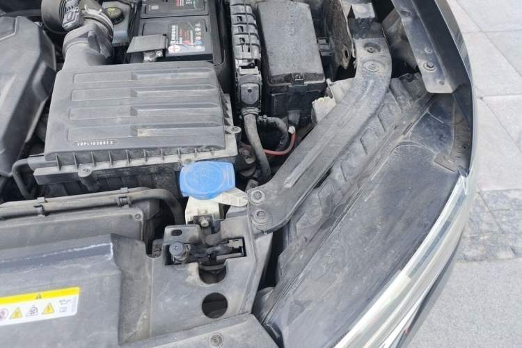Used Volkswagen Tayron 2020 330TSI Two-Wheel Drive Luxury Smart Connectivity Version Engine Bay Left