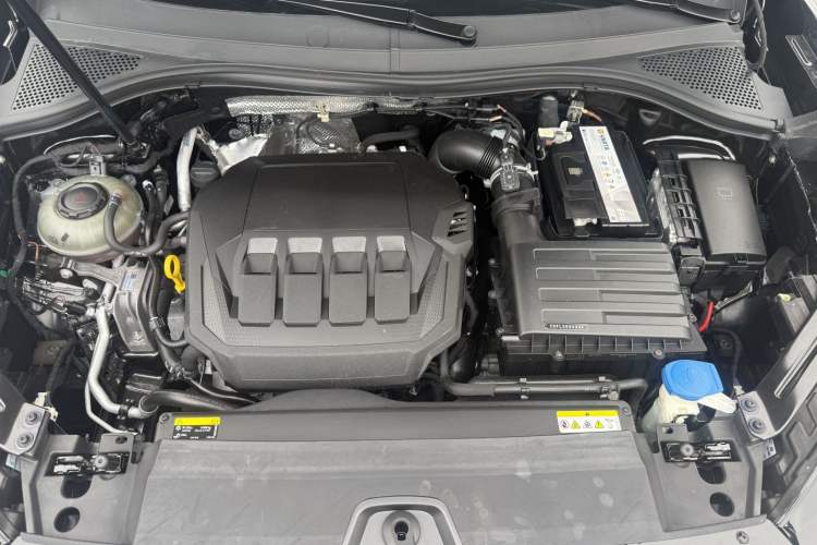 Used Volkswagen Tayron 2020 330TSI Two-Wheel Drive Luxury Smart Connectivity Version Engine Bay