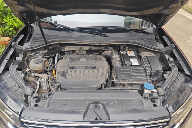 Used Volkswagen Tayron 2020 330TSI Two-Wheel Drive Luxury Smart Connectivity Version Engine Bay