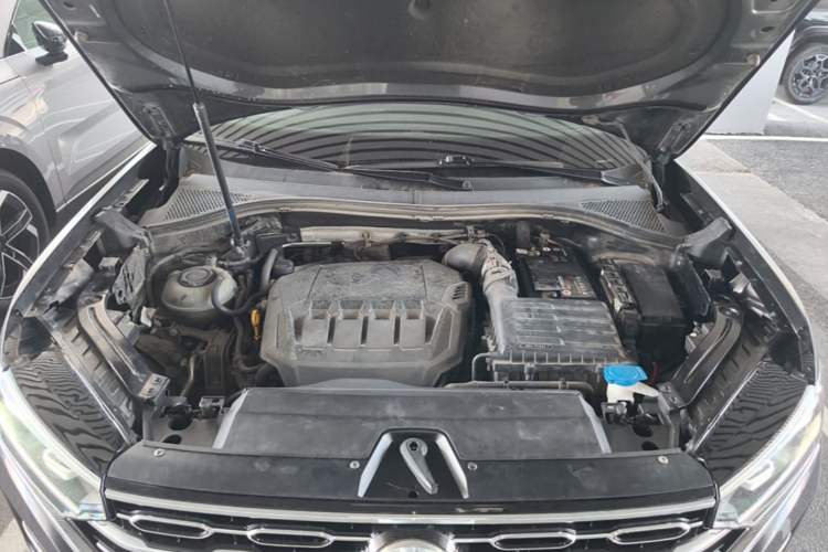 Used Volkswagen Tayron 2020 330TSI Two-Wheel Drive Luxury Smart Connectivity Version Engine Bay