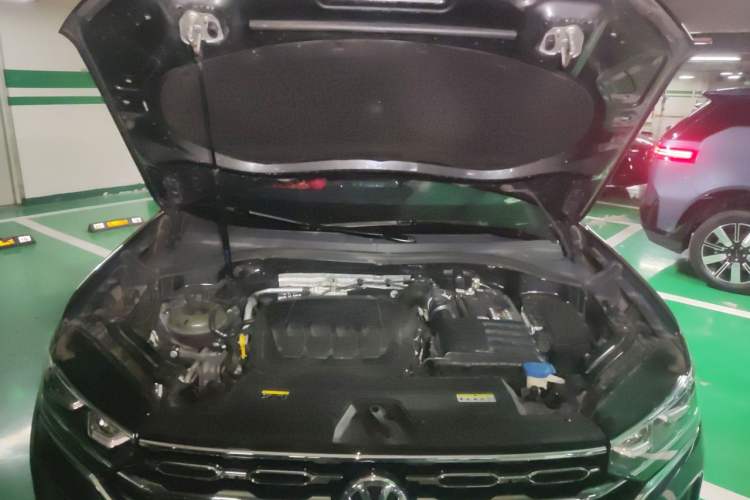 Used Volkswagen Tayron 2020 330TSI Two-Wheel Drive Luxury Connected Pro Edition Engine Bay