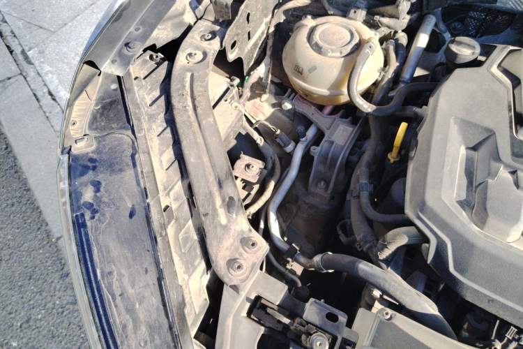 Used Volkswagen Tayron 2020 330TSI Two-Wheel Drive Luxury Smart Connectivity Version Engine Bay Right