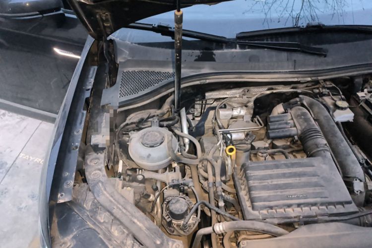 Used Volkswagen Tayron 2020 280TSI Two-Wheel Drive Luxury Connect Edition Engine Bay Right