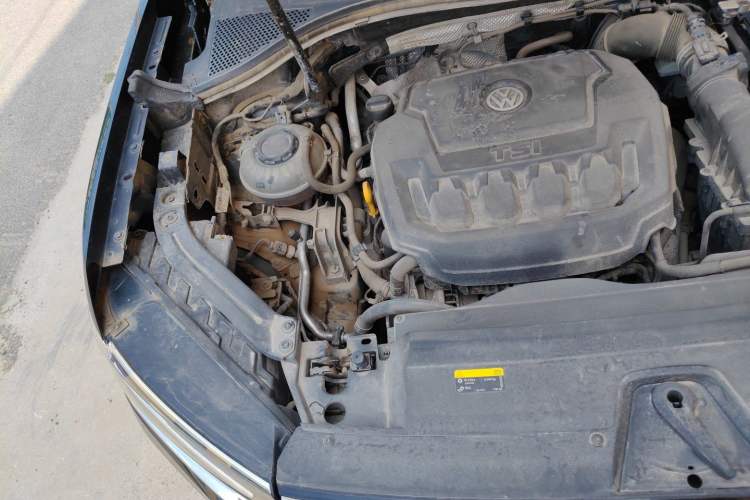 Used Volkswagen Tayron 2020 330TSI Two-Wheel Drive Luxury Smart Connectivity Version Engine Bay Right