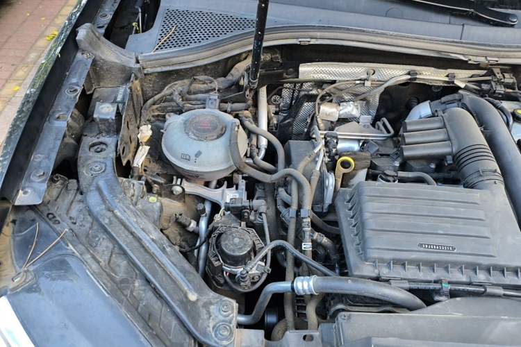 Used Volkswagen Tayron 2020 280TSI Two-Wheel Drive Luxury Connect Edition Engine Bay Right