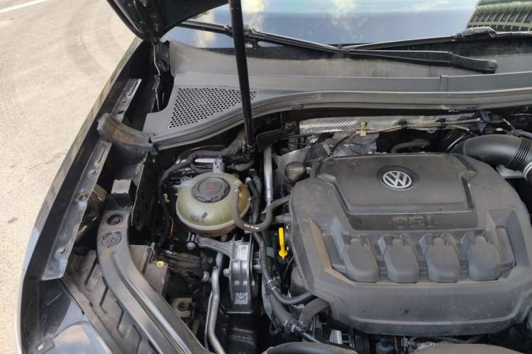 Used Volkswagen Tayron 2020 330TSI Two-Wheel Drive Luxury Smart Connectivity Version Engine Bay Right