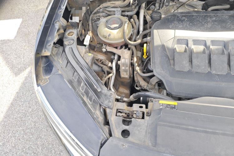 Used Volkswagen Tayron 2020 330TSI Two-Wheel Drive Luxury Smart Connectivity Version Engine Bay Right