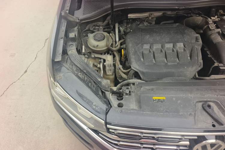 Used Volkswagen Tayron 2020 330TSI Two-Wheel Drive Luxury Connected Pro Edition Engine Bay Right