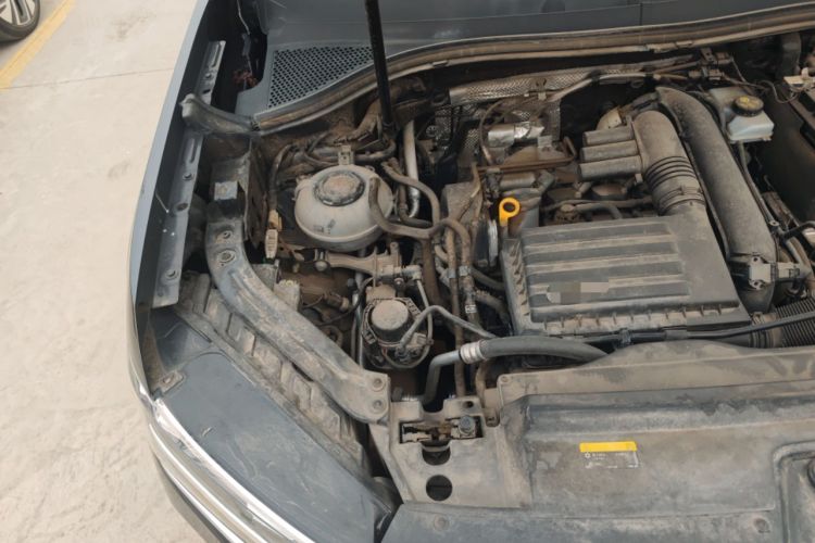 Used Volkswagen Tayron 2020 280TSI Two-Wheel Drive Luxury Connect Edition Engine Bay Right