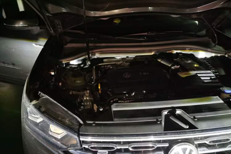 Used Volkswagen Tayron 2020 380TSI All-Wheel Drive R-Line Connected Version Engine Bay Right