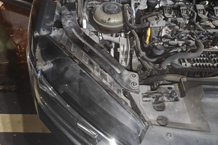 Used Volkswagen Tayron 2020 330TSI Two-Wheel Drive Luxury Smart Connectivity Version Engine Bay Right