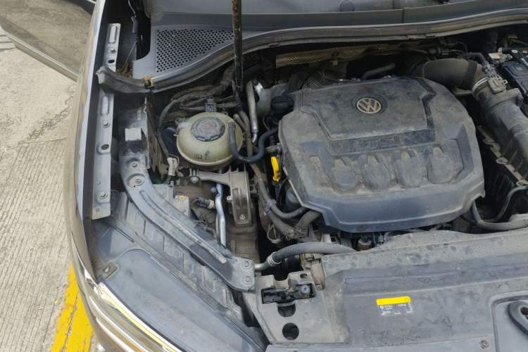 Used Volkswagen Tayron 2020 330TSI Two-Wheel Drive Luxury Smart Connectivity Version Engine Bay Right