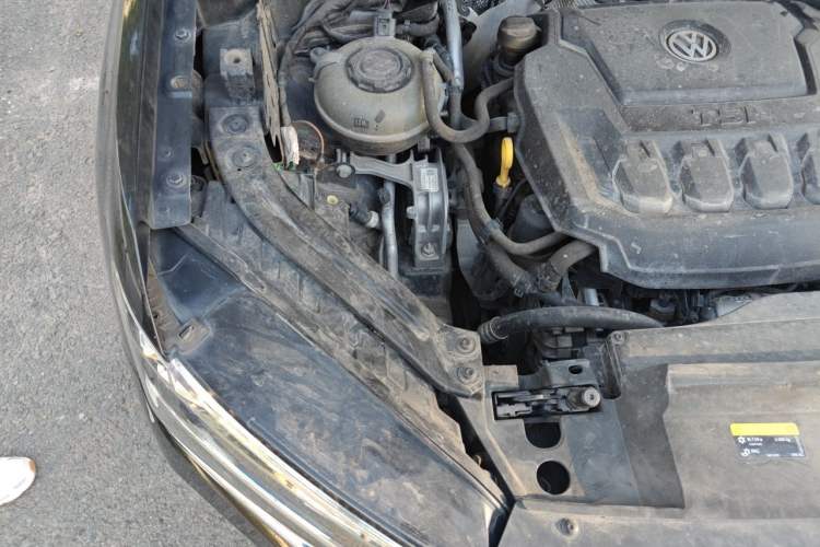 Used Volkswagen Tayron 2020 330TSI Two-Wheel Drive Luxury Smart Connectivity Version Engine Bay Right