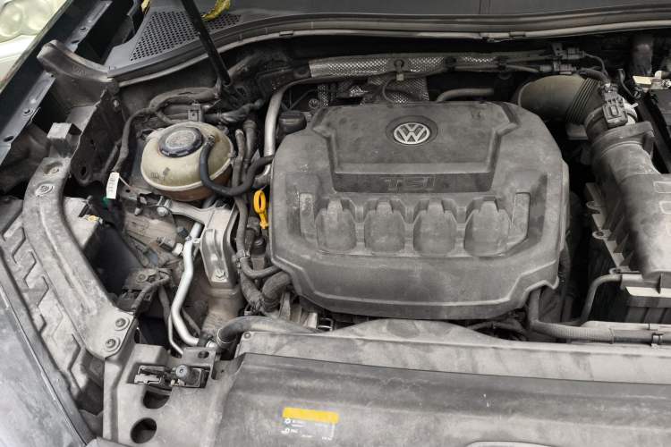 Used Volkswagen Tayron 2020 330TSI Two-Wheel Drive Luxury Smart Connectivity Version Engine Bay Right