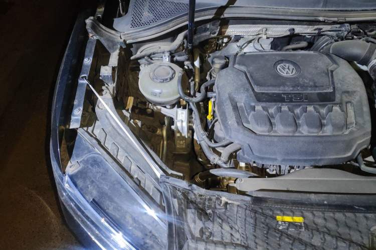Used Volkswagen Tayron 2020 330TSI Two-Wheel Drive Luxury Smart Connectivity Version Engine Bay Right