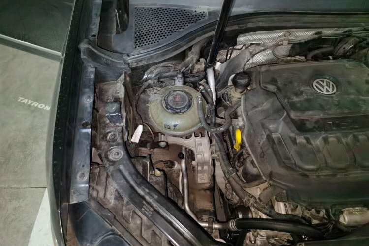 Used Volkswagen Tayron 2020 330TSI Two-Wheel Drive Luxury Smart Connectivity Version Engine Bay Right