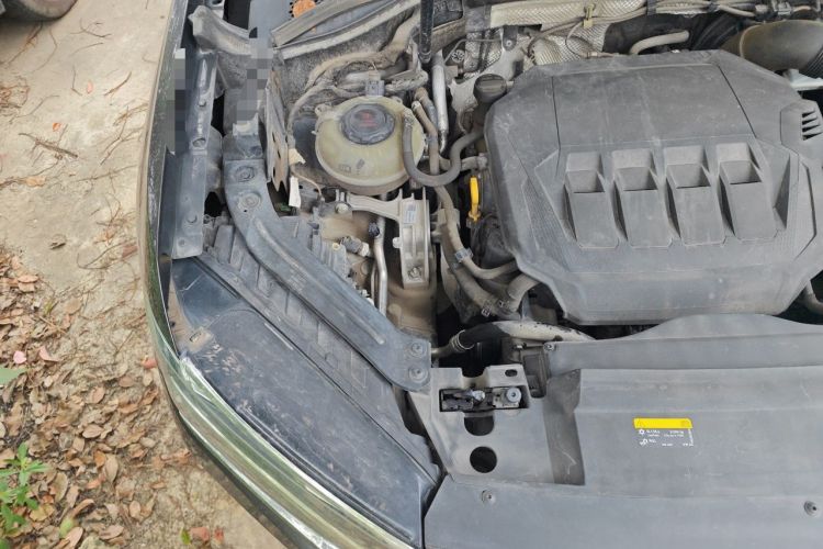 Used Volkswagen Tayron 2020 330TSI Two-Wheel Drive Luxury Connected Pro Edition Engine Bay Right