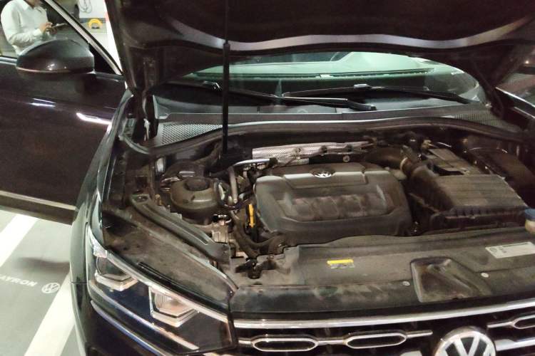 Used Volkswagen Tayron 2020 330TSI Two-Wheel Drive Luxury Smart Connectivity Version Engine Bay Right