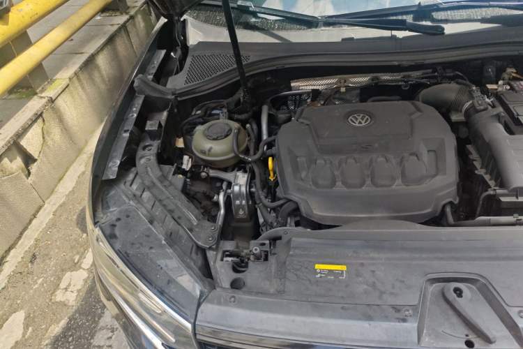 Used Volkswagen Tayron 2020 330TSI Two-Wheel Drive Luxury Smart Connectivity Version Engine Bay Right
