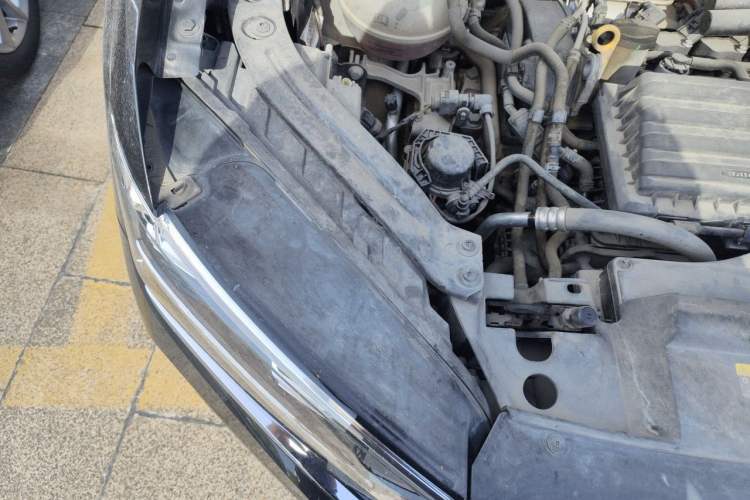 Used Volkswagen Tayron 2020 280TSI Two-Wheel Drive Luxury Connect Edition Engine Bay Right