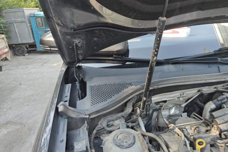 Used Volkswagen Tayron 2020 280TSI Two-Wheel Drive Luxury Connect Edition Engine Bay Right